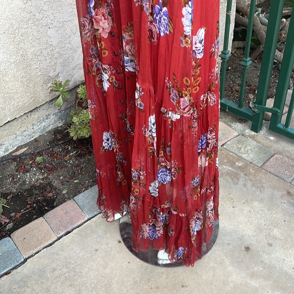 Johnny was Drexl Maxi Dress floral print and an ultra-feminine, flowy silhouette - Picture 6 of 14